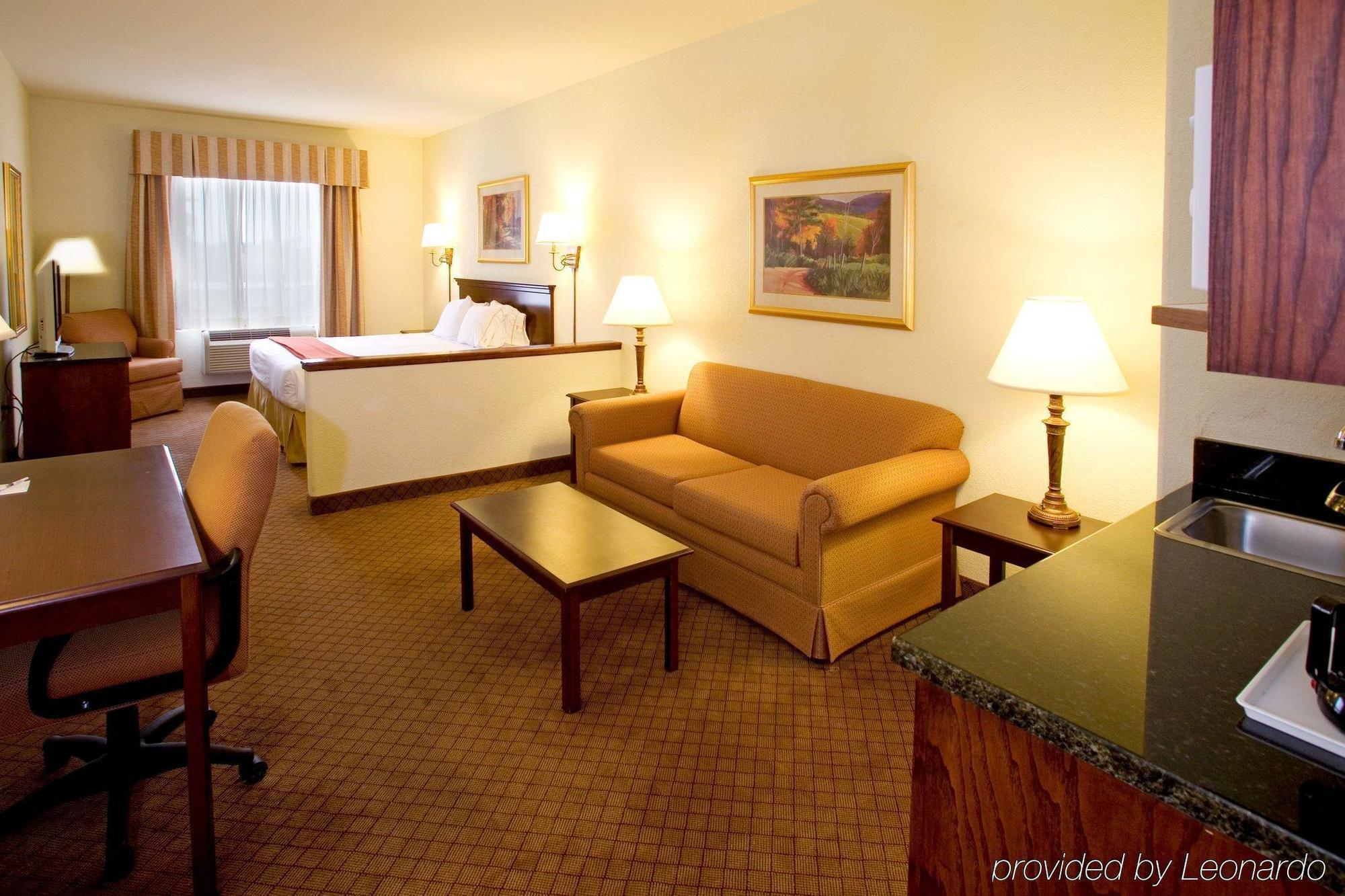 Holiday Inn Express Hotel And Suites Weslaco, An Ihg Hotel Room photo